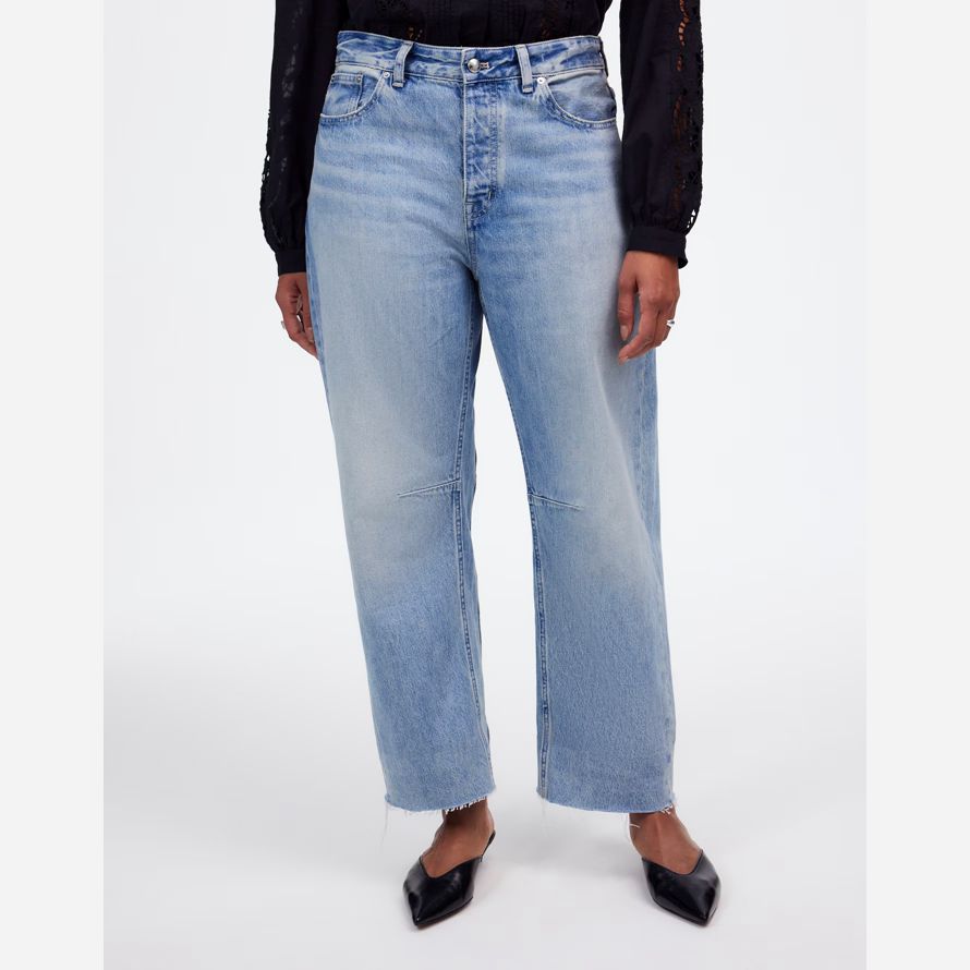 light blue madewell the curvy darted barrel-leg womens jeans