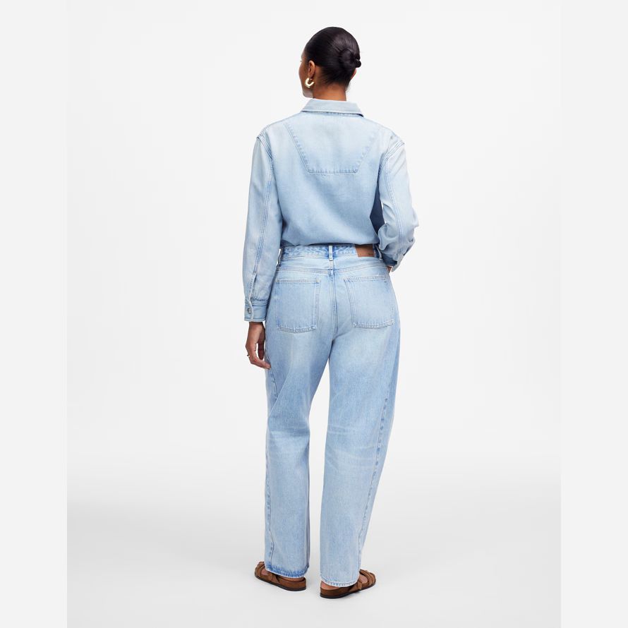 womens madewell the curvy pieced barrel-leg jeans light blue